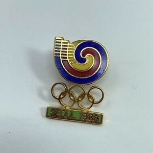 1988 Olympic Pin Seoul Korea 5 Rings Gold-Tone Official Logo Swirl Badge